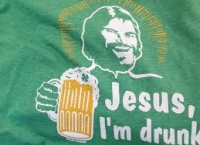 술 마시는 예수 모습의 티셔츠 판매